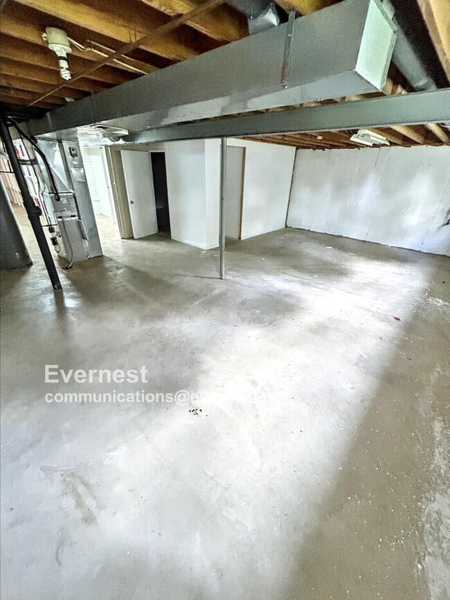 Building Photo - 15686 Ninety-Third Ave