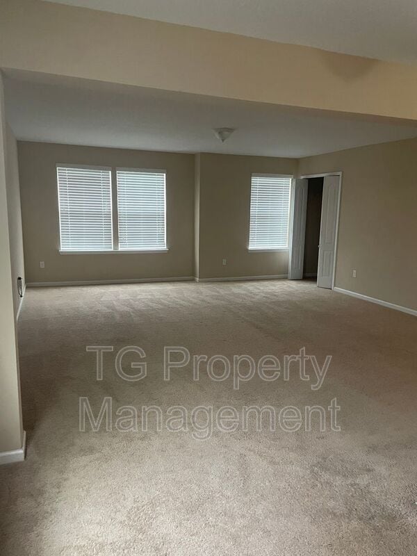 Building Photo - 247 Shetland Dr