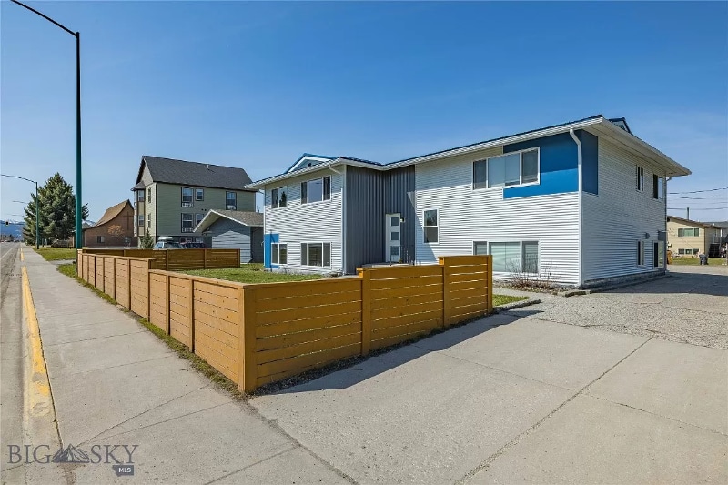 Building Photo - 215 S 19th Ave