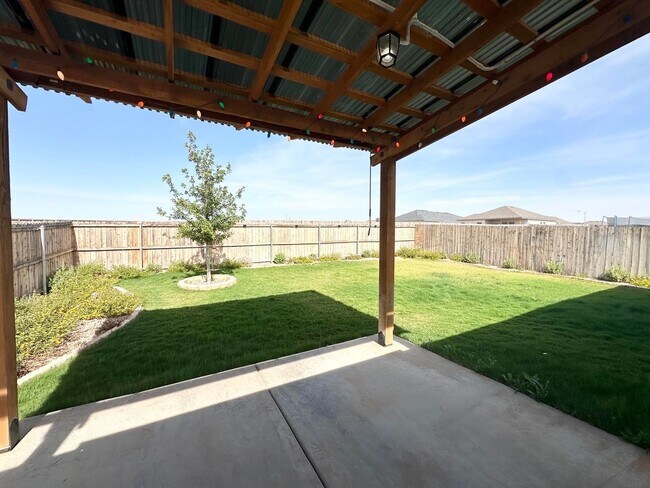 Building Photo - 5813 Briscoe Rd