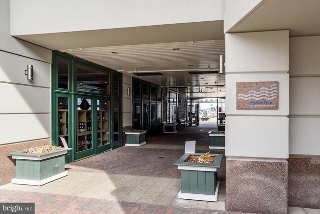 Building Photo - 1236 Harbor Island Walk