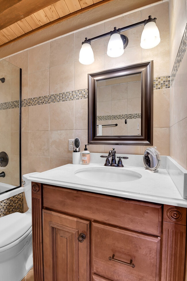 Building Photo - 30666 Sun Creek Dr
