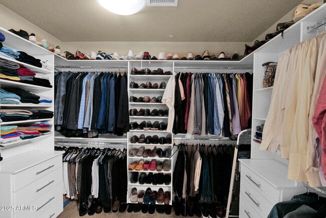 Building Photo - 8 Biltmore Estates Dr