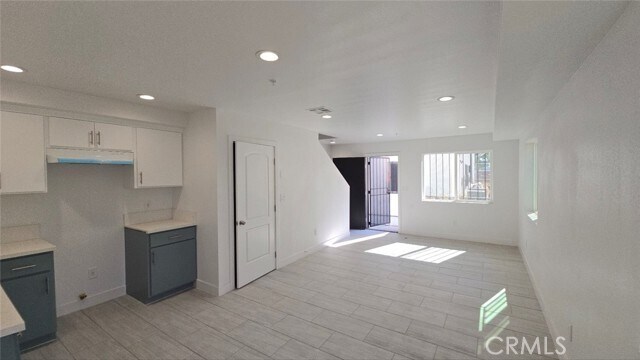 Building Photo - 10415 Avalon Blvd