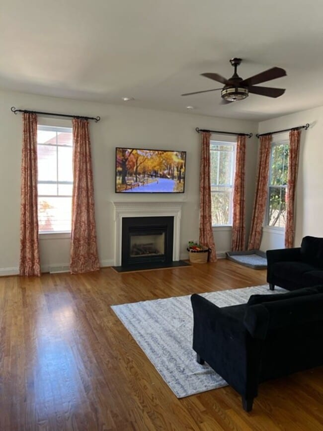 Building Photo - Upscale Home In Prime Huntersville Monteit...