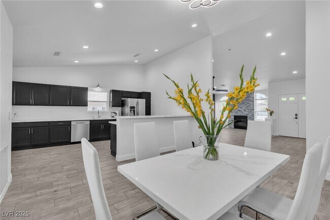 Building Photo - 1763 Summerwood Cir