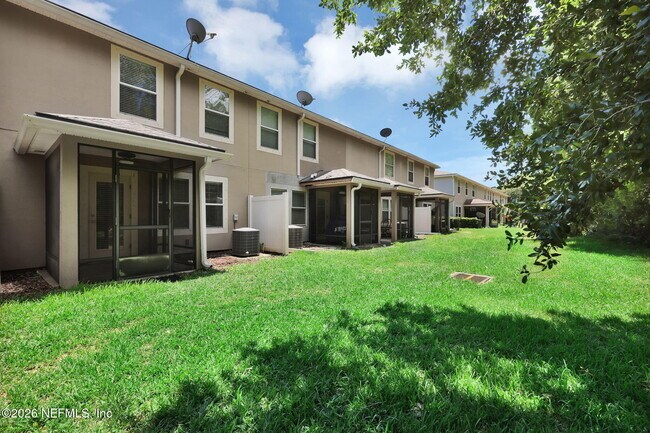 Building Photo - 452 Walnut Dr