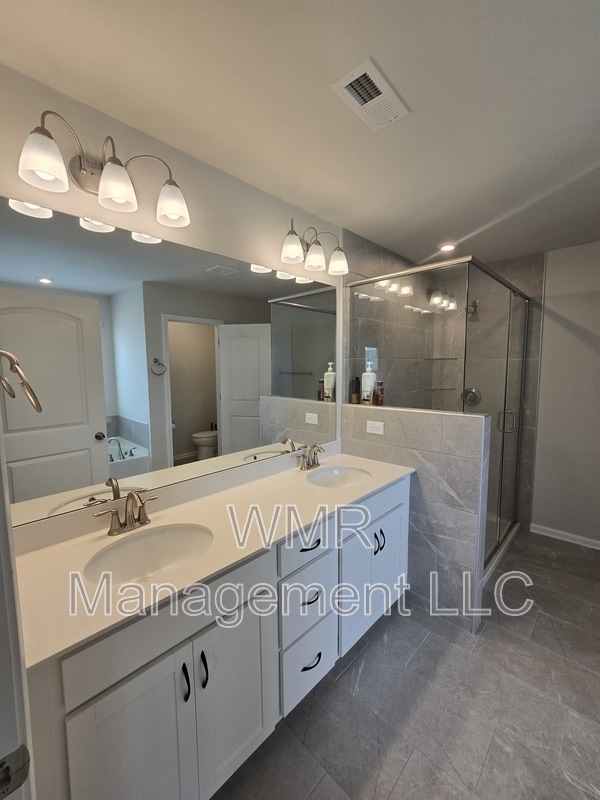 Building Photo - 1119 Bellshill Dr