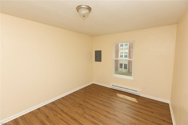 Building Photo - 711 Easy St