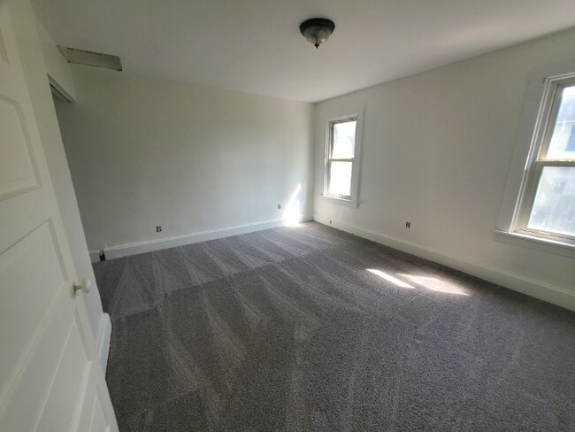 Building Photo - 20 Euclid St