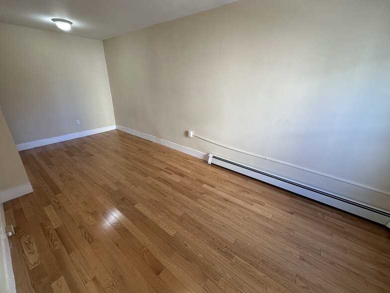 Building Photo - 218 Cambridge St