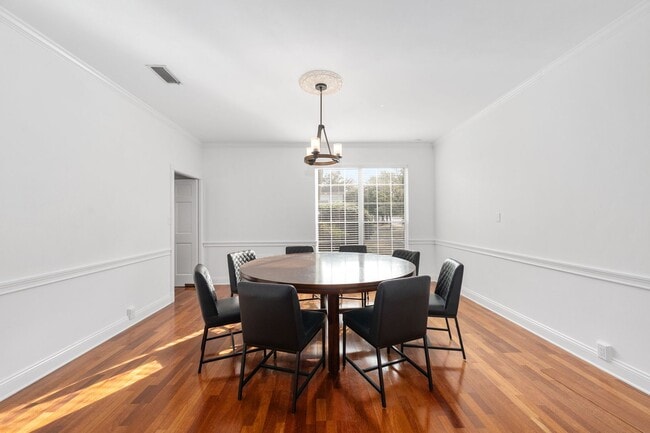 Building Photo - 2222 W University Ave