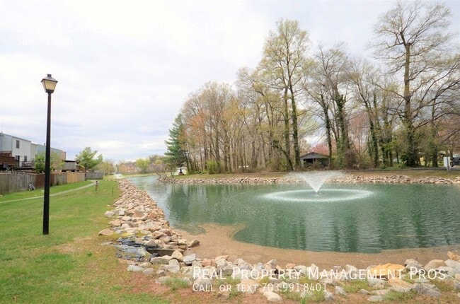 Building Photo - 8313 Claremont Woods Dr