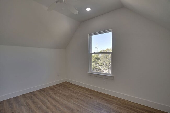 Building Photo - 108 Cardinal Wds