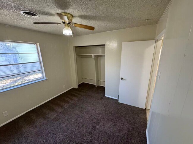 Building Photo - Beautiful 3 Bedroom House in Dallas