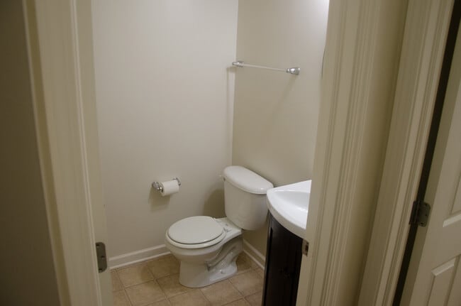 Building Photo - 2204 Shadow Creek Blvd