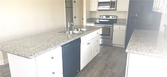 Building Photo - 840 Elderberry St