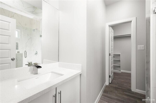 Building Photo - 13 Rafael Dr