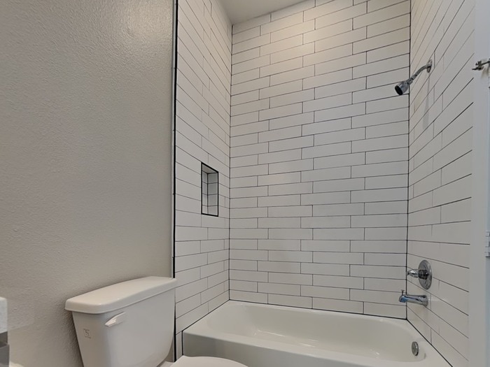 Building Photo - 223 Oriole St