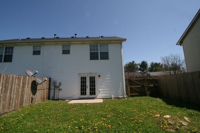 Building Photo - North Point Townhome                   260408