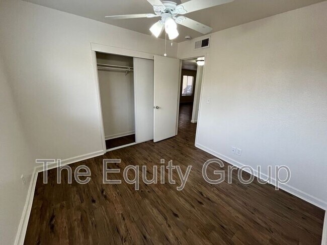 Building Photo - 3928 W Meadow Ave