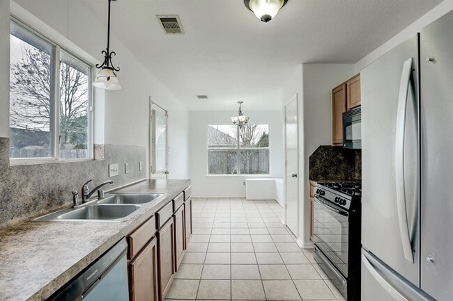 Building Photo - 11010 Clear Villa Ln