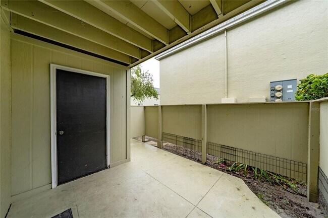 Building Photo - 525 Conway Rd