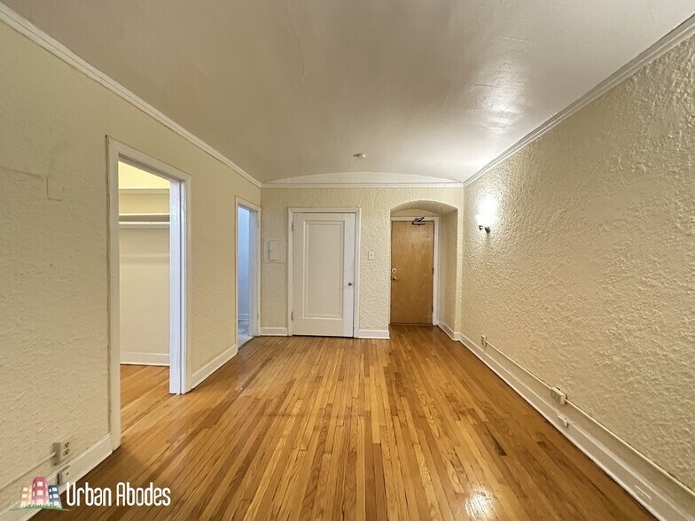 Building Photo - 532 W Arlington Pl