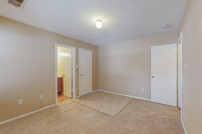 Building Photo - 10728 Hatch Dr NW