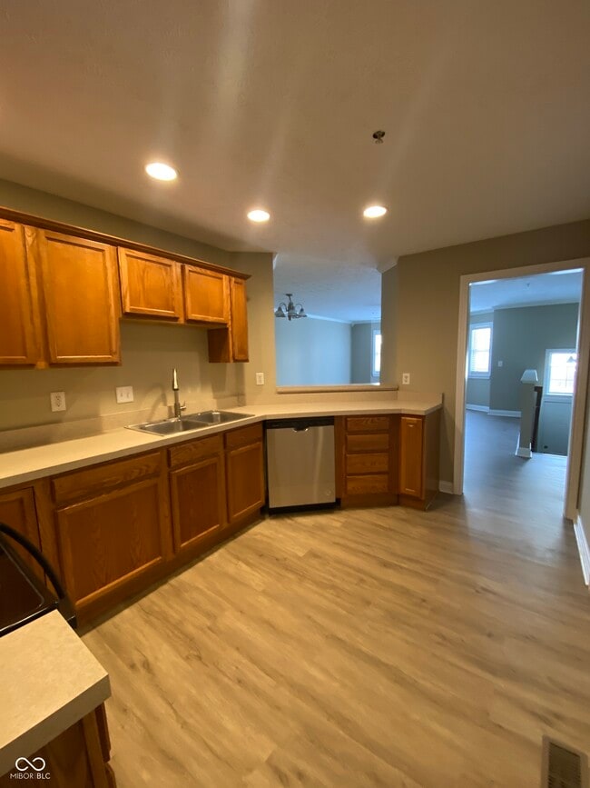 Building Photo - 1464 Royal Reserve Way