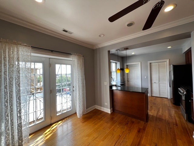 Building Photo - 2707 W Glenlake Ave