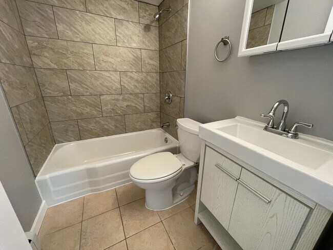 Building Photo - 1827 N 43rd Ave