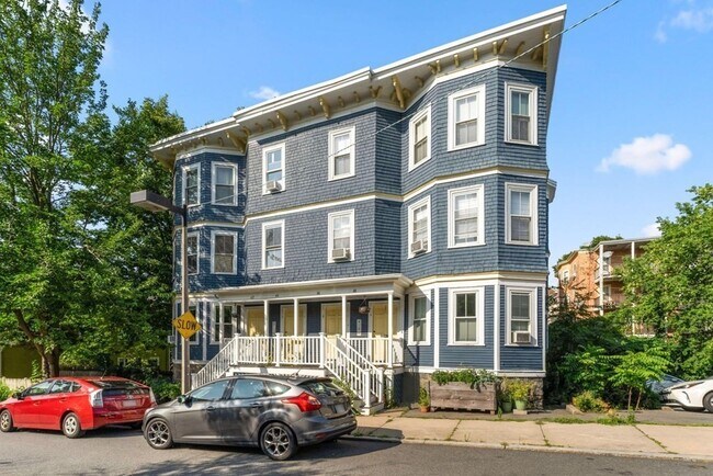 Building Photo - 42-44-44 Woodlawn St