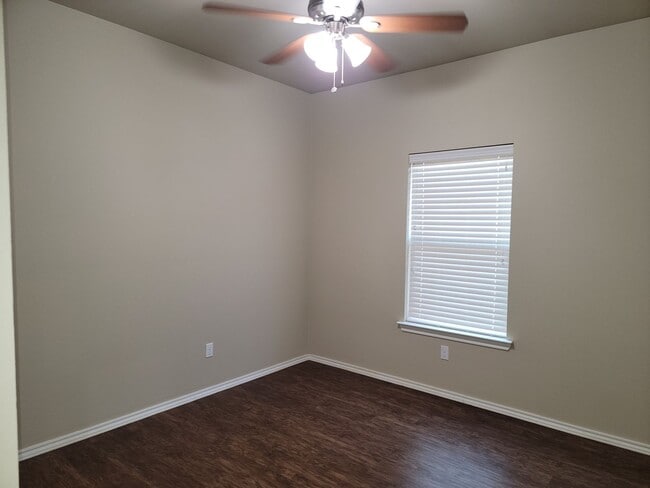 Building Photo - Awesome 3/2/2 in Foxridge - Cooper Schools