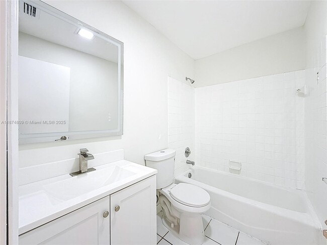 Building Photo - 1379 Seaview