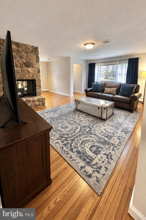 Building Photo - 255 Kimbel Dr