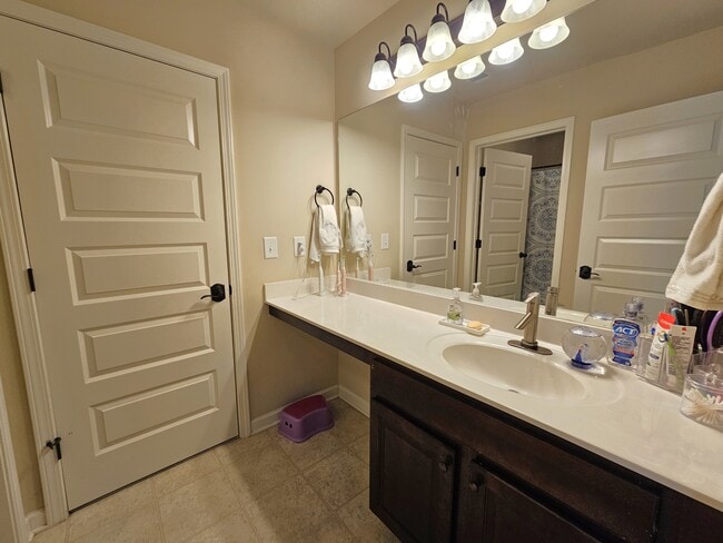 Building Photo - 202 Ermon Ct