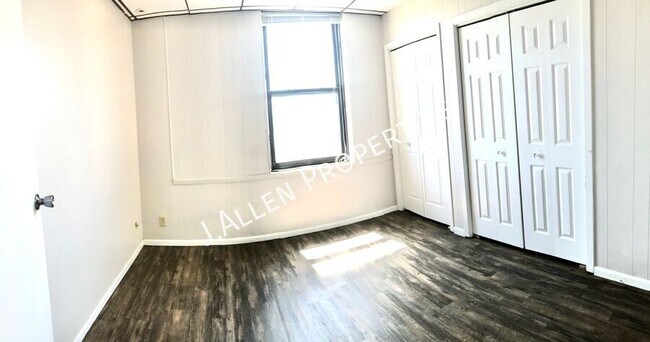 Building Photo - 311 N 12th St