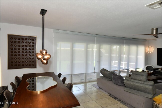 Building Photo - 4224 Hampshire Ln