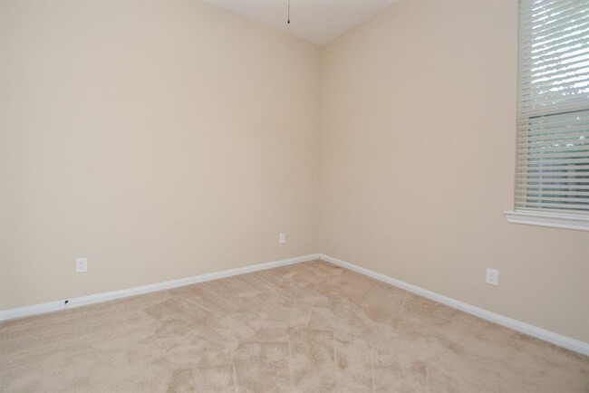 Building Photo - 22 Cheswood Manor Drive