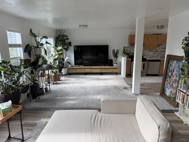 Building Photo - 1040 Fell St