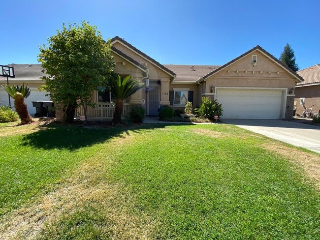 Building Photo - Cozy Home for rent in Visalia