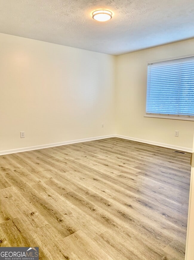 Building Photo - 322 Powder Springs St