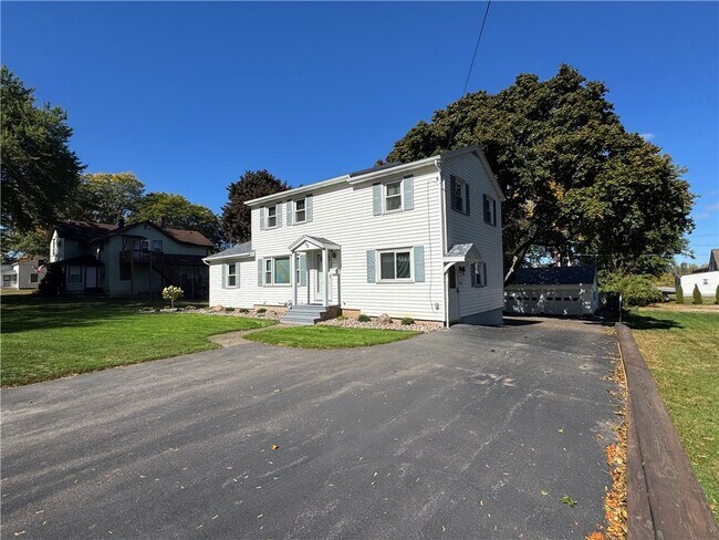 Building Photo - 52 Mill St