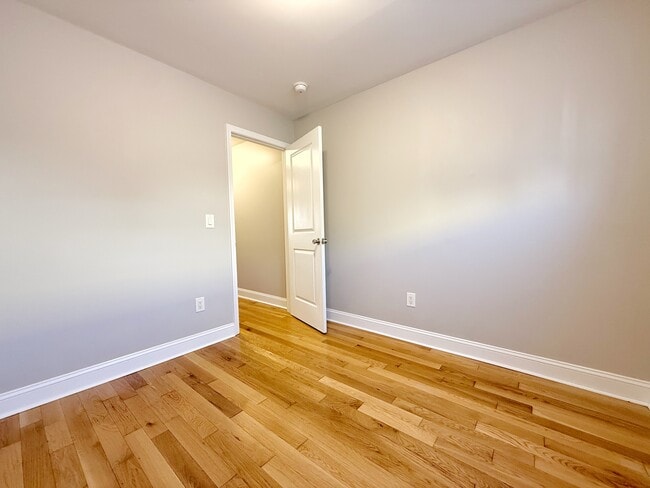 Building Photo - 2535 S Sartain St