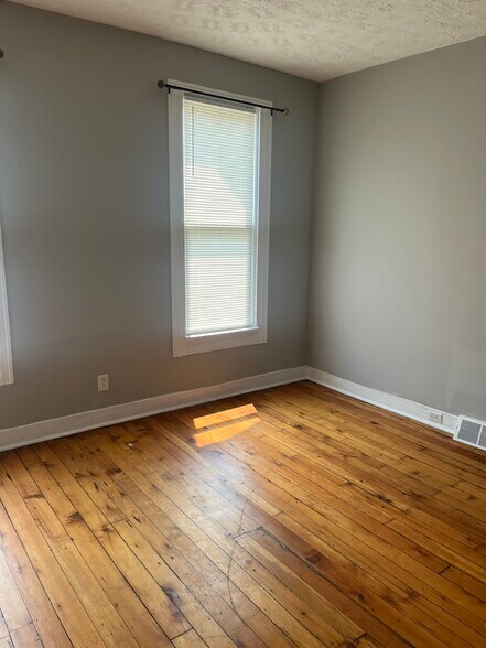 Building Photo - 5236 Lorain Ave