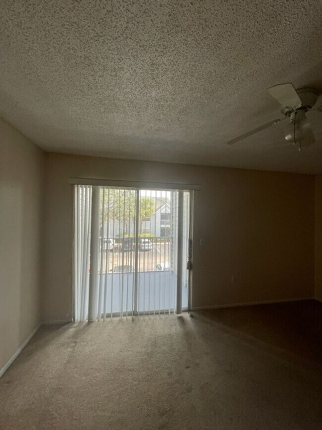 Building Photo - Free Rent for November! 2/2 Condo in Kissimmee for Rent!