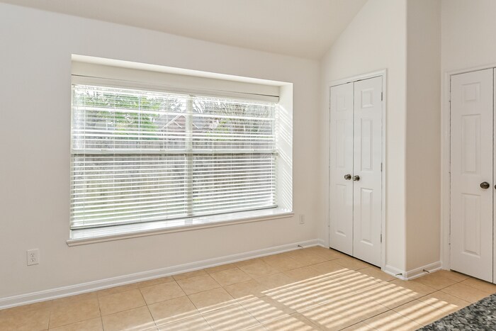 Building Photo - 15207 Bentridge Dr