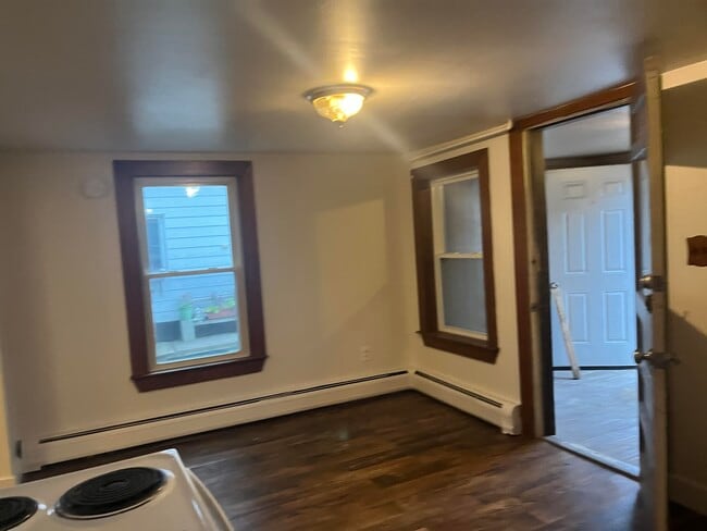 Building Photo - 216 Water St