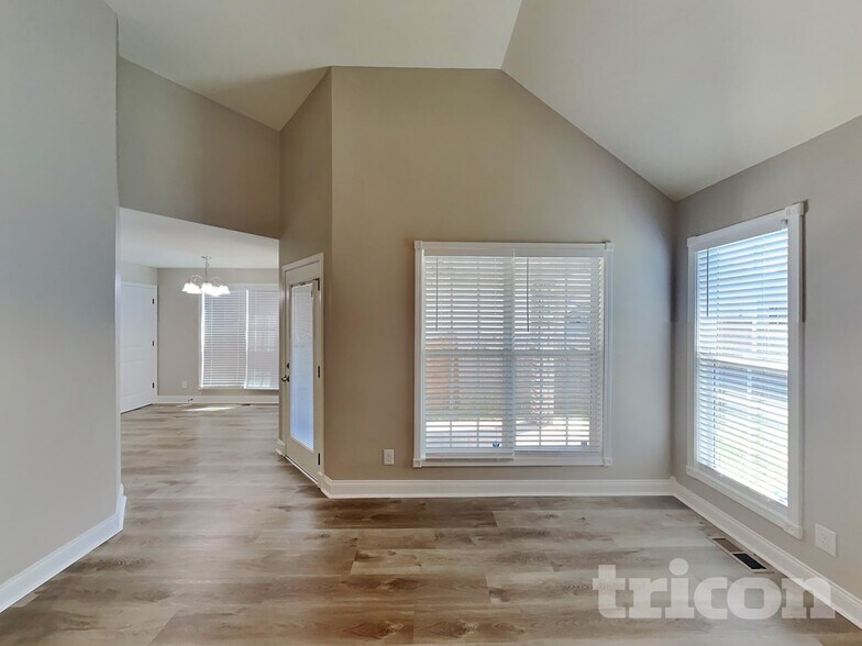 Building Photo - 1336 Allmon Dr